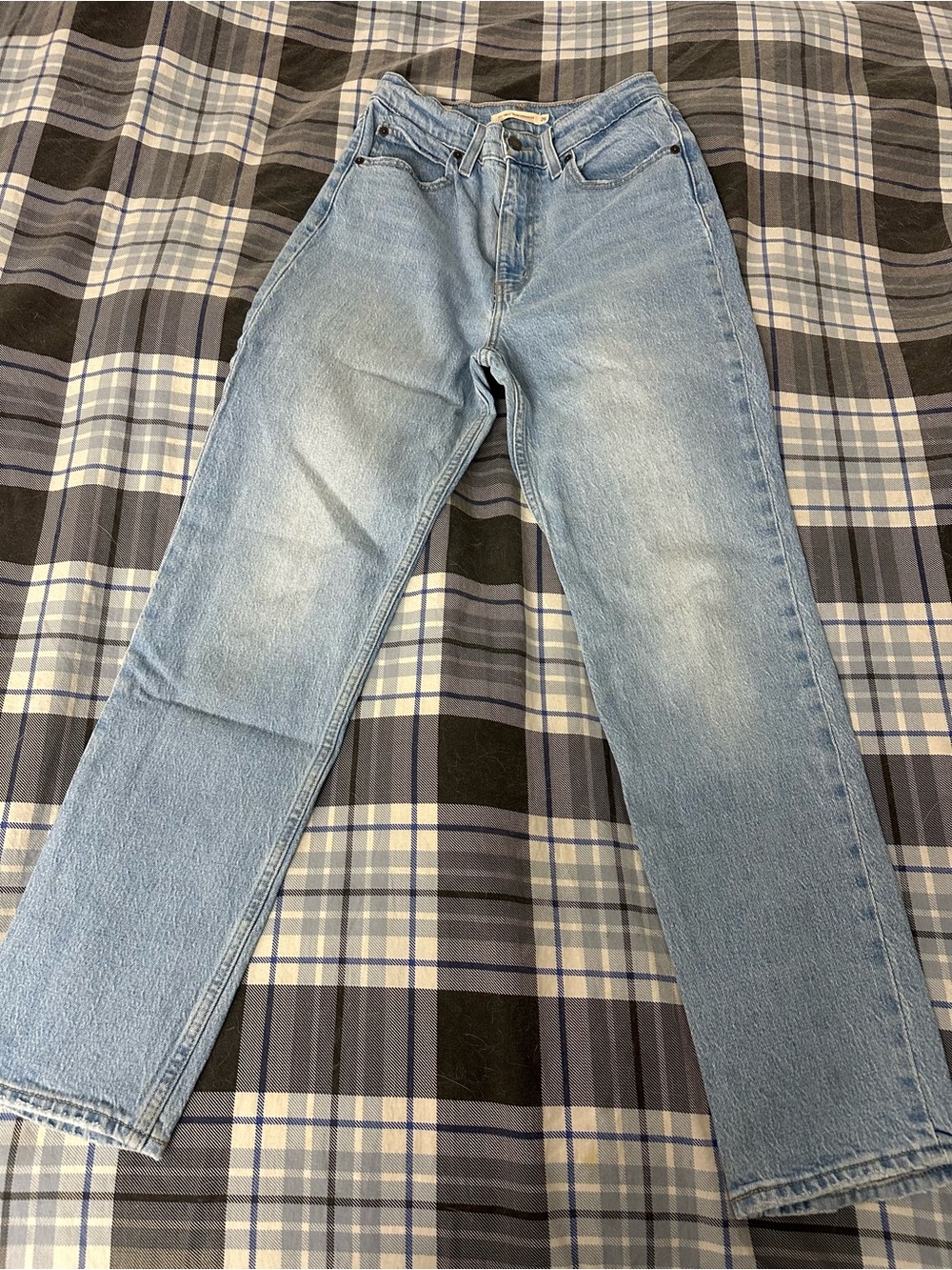 Levis 70’s High Slim straight size 26